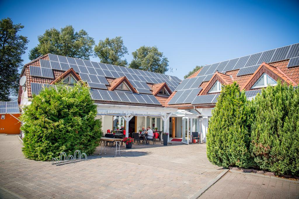 Landhotel Zum Baggernpuhl Wachow Buitenkant foto