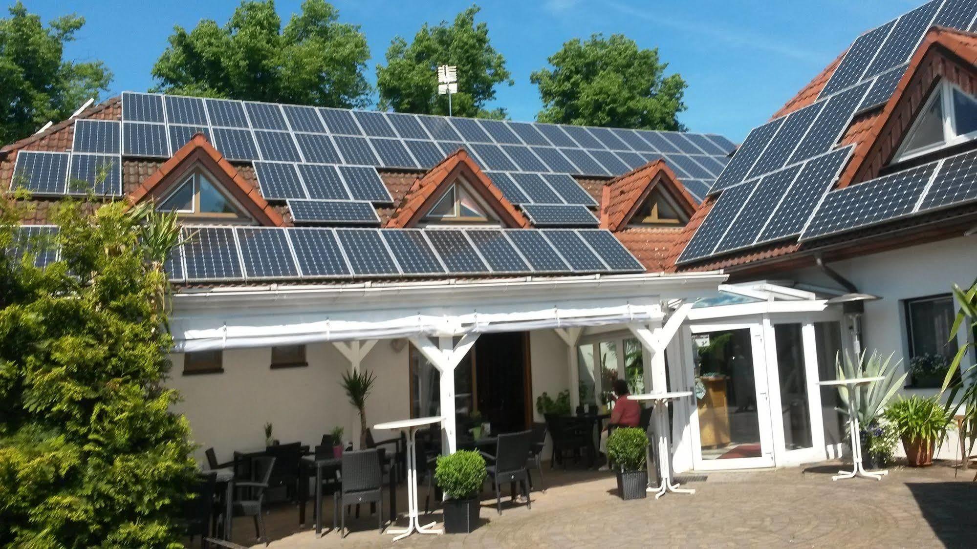 Landhotel Zum Baggernpuhl Wachow Buitenkant foto
